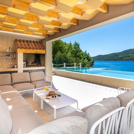 Beachfront Villa Brulupes In Secluded Bay Konstari Esterno foto