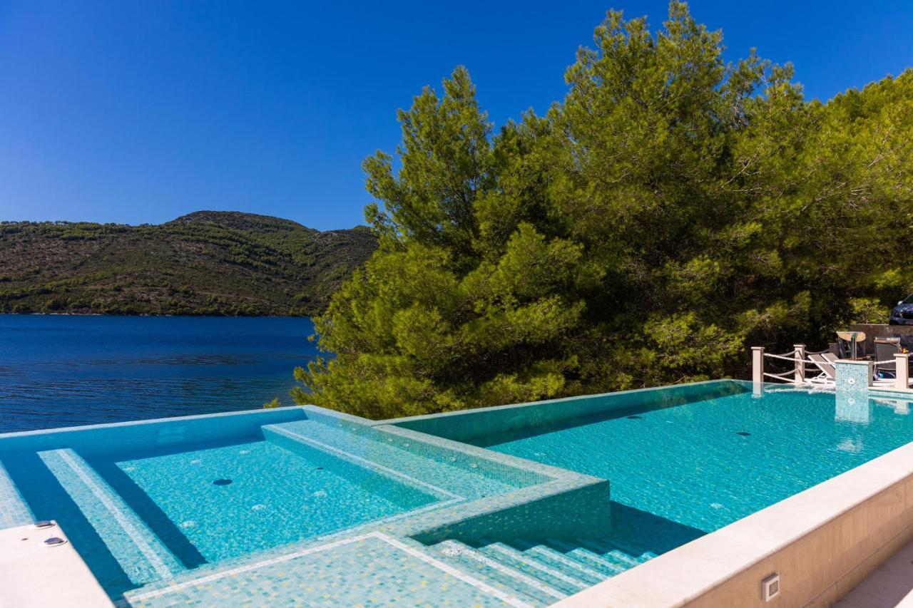 Beachfront Villa Brulupes In Secluded Bay Konstari Esterno foto