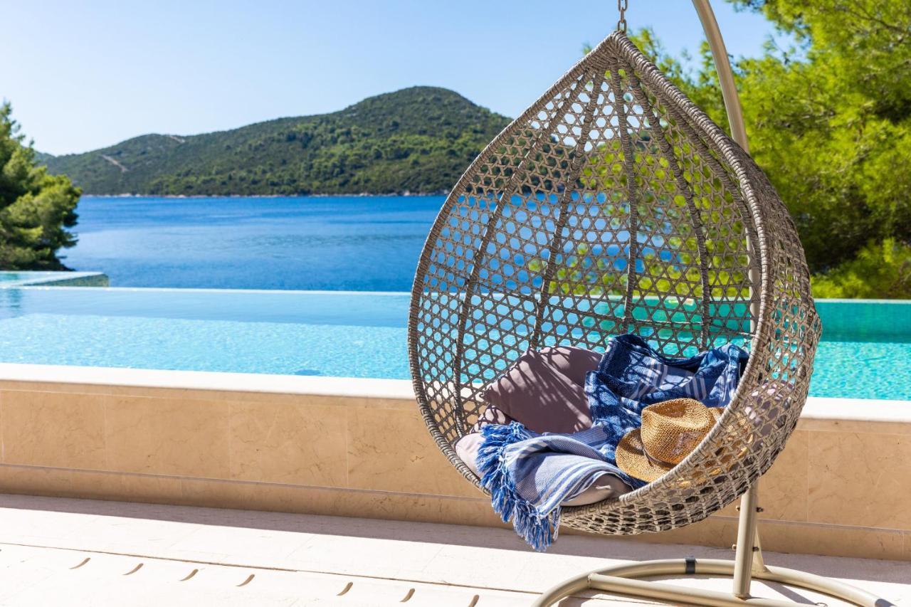 Beachfront Villa Brulupes In Secluded Bay Konstari Esterno foto