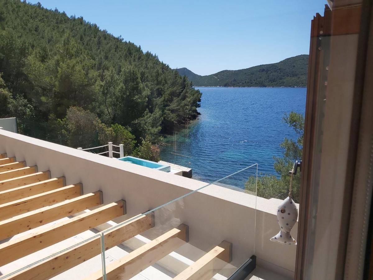 Beachfront Villa Brulupes In Secluded Bay Konstari Esterno foto