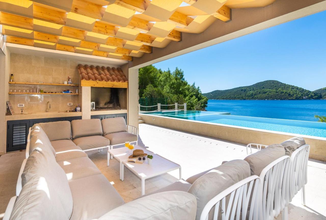 Beachfront Villa Brulupes In Secluded Bay Konstari Esterno foto