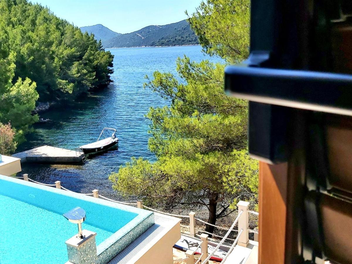 Beachfront Villa Brulupes In Secluded Bay Konstari Esterno foto