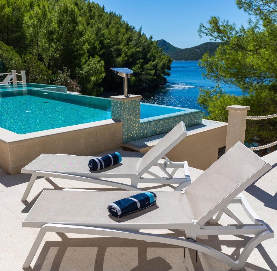 Beachfront Villa Brulupes In Secluded Bay Konstari Esterno foto