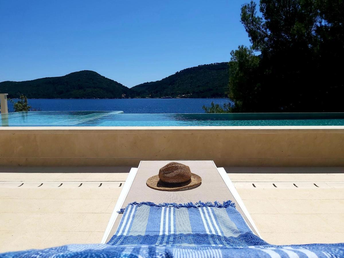 Beachfront Villa Brulupes In Secluded Bay Konstari Esterno foto