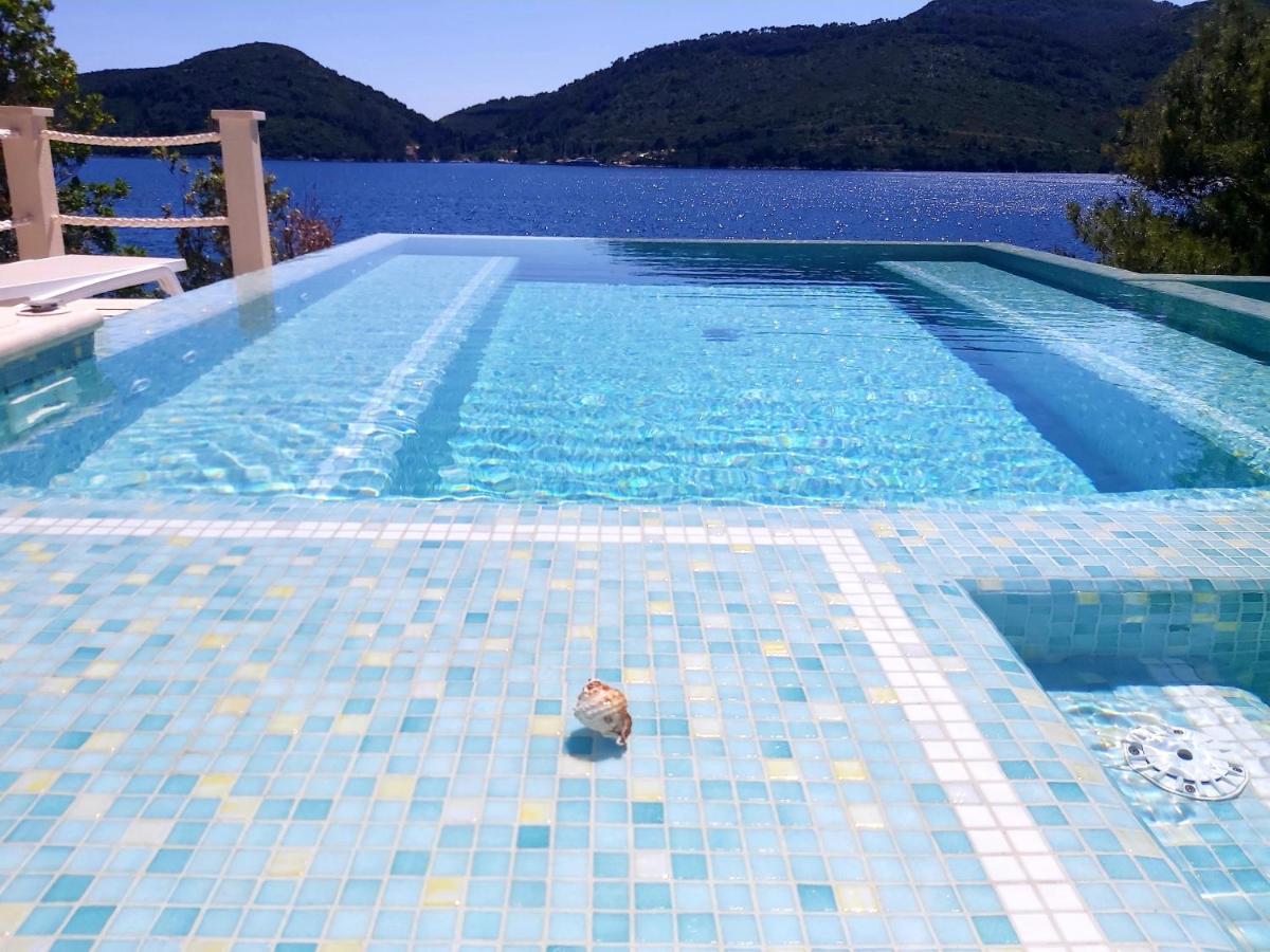Beachfront Villa Brulupes In Secluded Bay Konstari Esterno foto