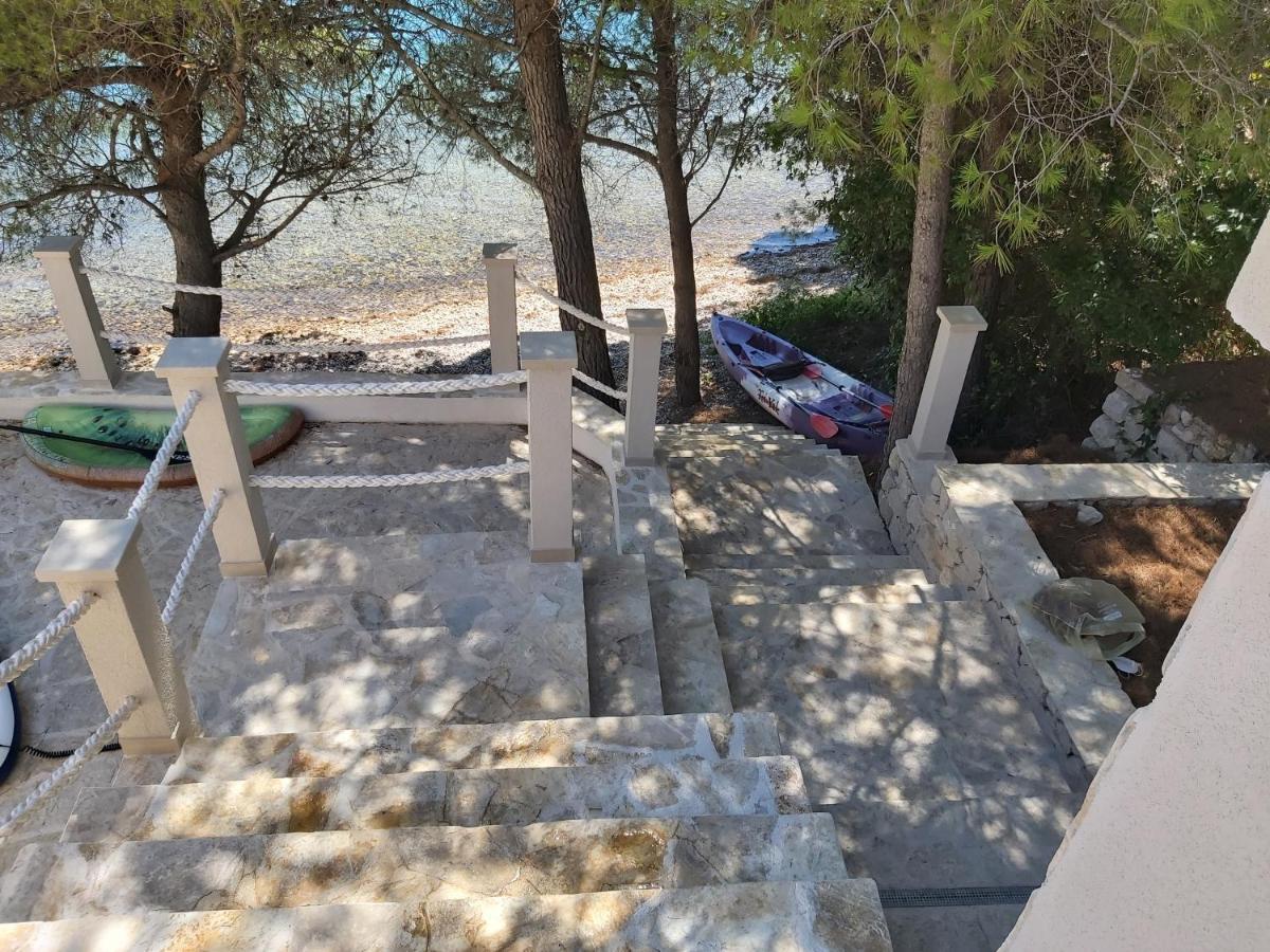 Beachfront Villa Brulupes In Secluded Bay Konstari Esterno foto