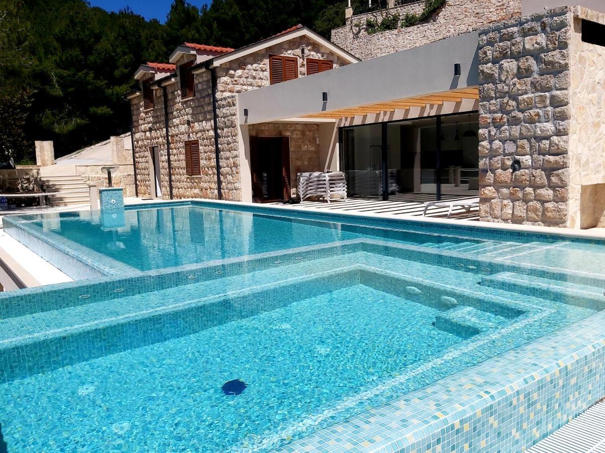 Beachfront Villa Brulupes In Secluded Bay Konstari Esterno foto