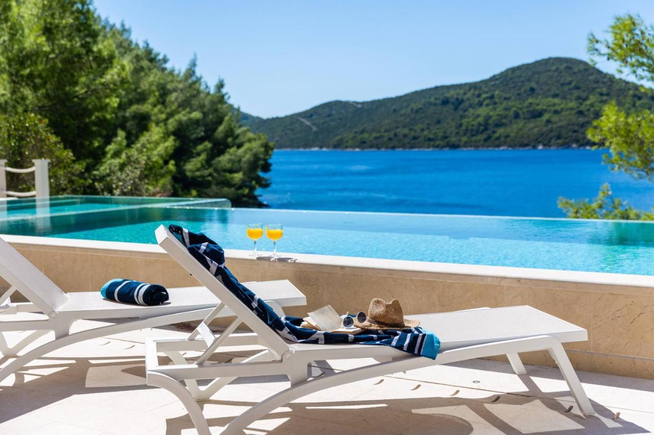 Beachfront Villa Brulupes In Secluded Bay Konstari Esterno foto